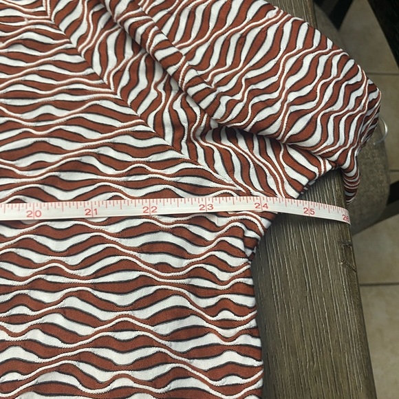 Ava Viv Top Womens 2X Long Sleeve Blouse Rust Brown White Textured Wavy blouse - Picture 5 of 6